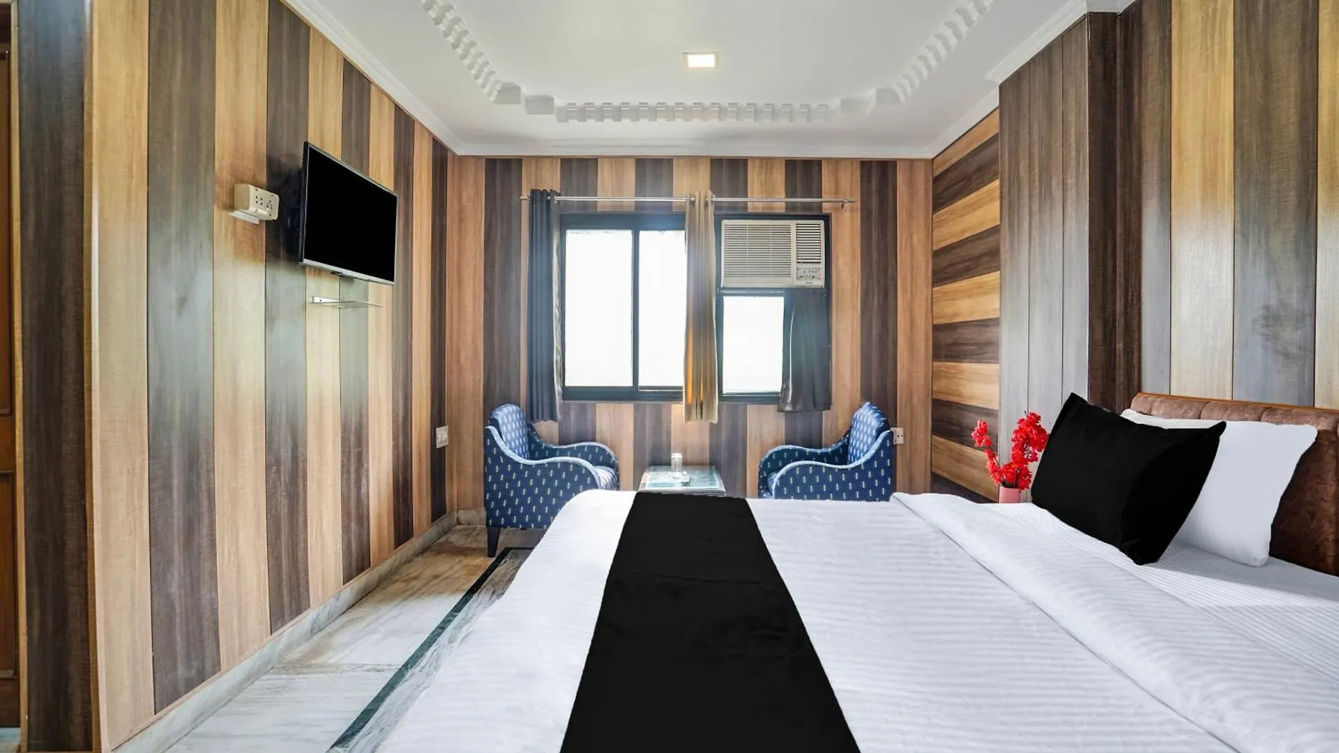 *** Hotel Super Collection O Paras Circle Formerly Osheen Palace Udaipur India